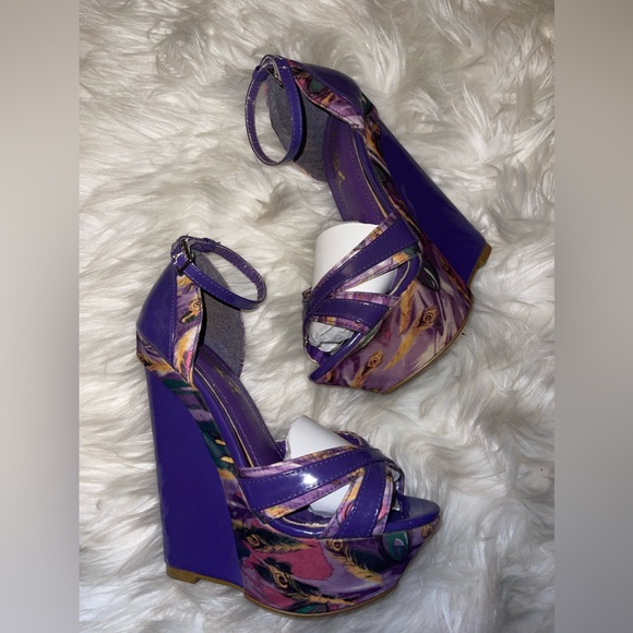 NWT
Alba
Purple Print Selina Heel/ Wedges - Picture 15 of 17